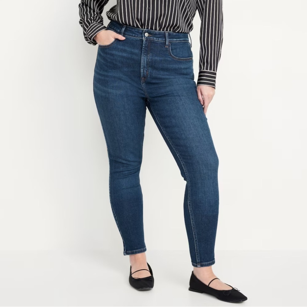 Old Navy Extra High Rise Rockstar Super Skinny FitsYou 14-18 Sleek Chic Denim